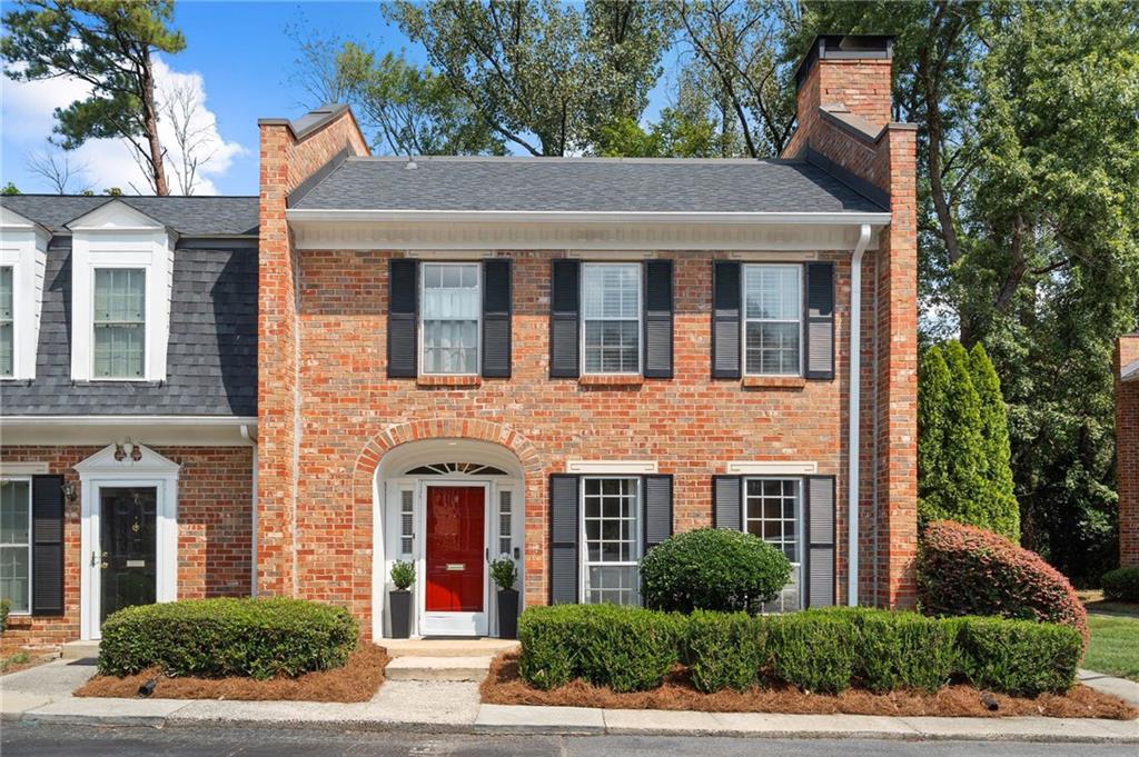 8 Kings Tavern Place NW — photo