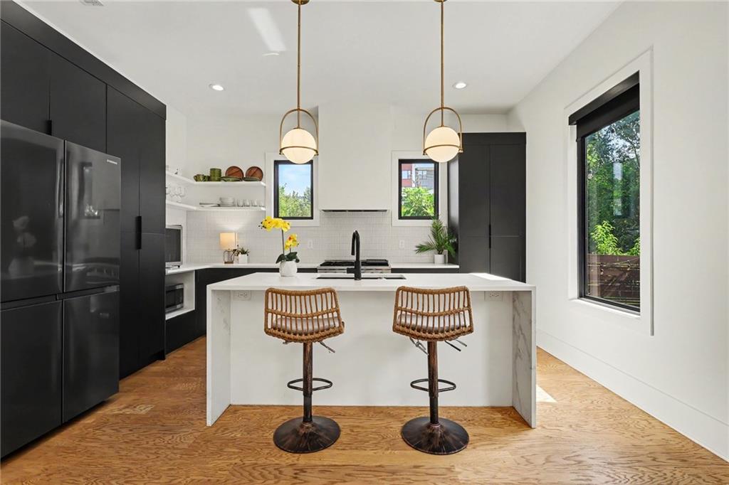 239 Lowry Street NE Unit B — photo