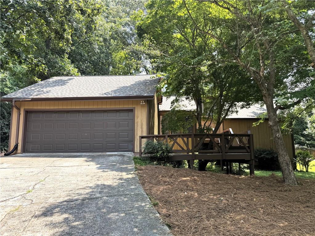 1302 Colony Dr — photo