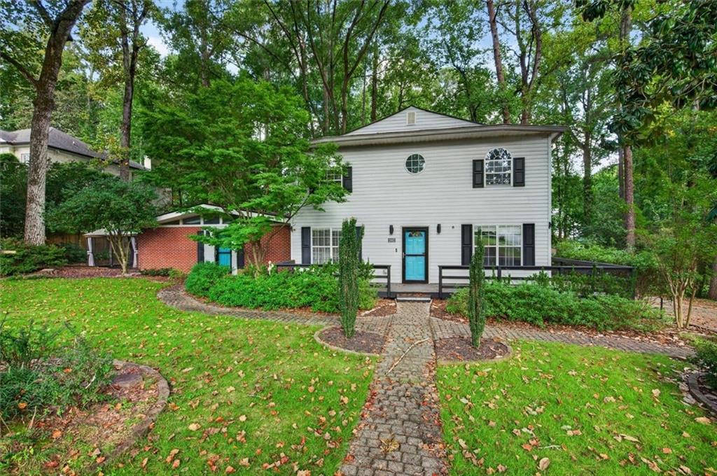 2447 E Osborne Road NE — photo