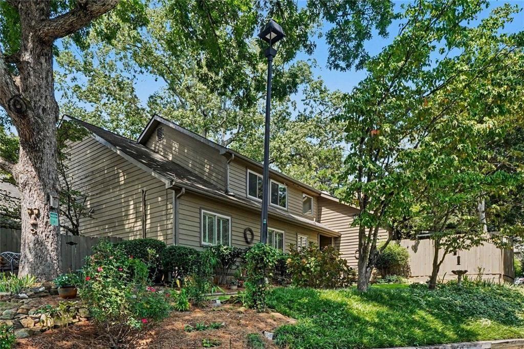 4173 D'Youville Trace — photo