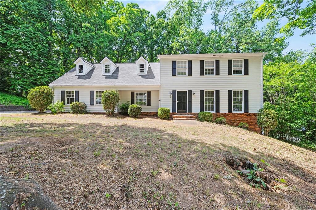 602 Commanche Drive — photo