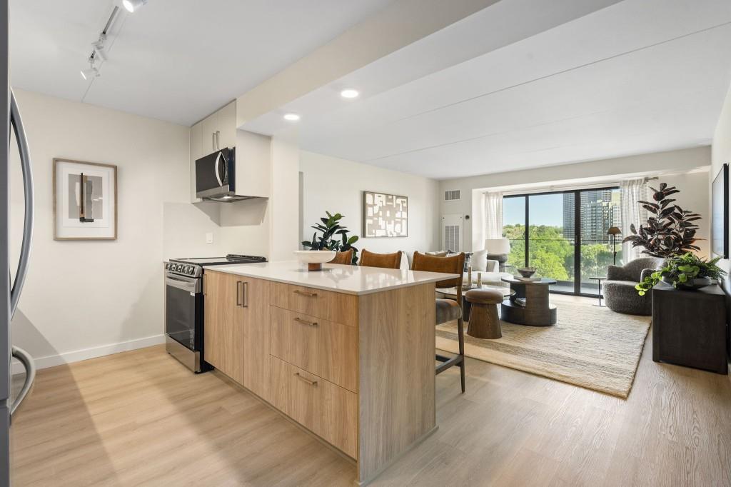 2460 Peachtree Road NE Unit 1111 — photo