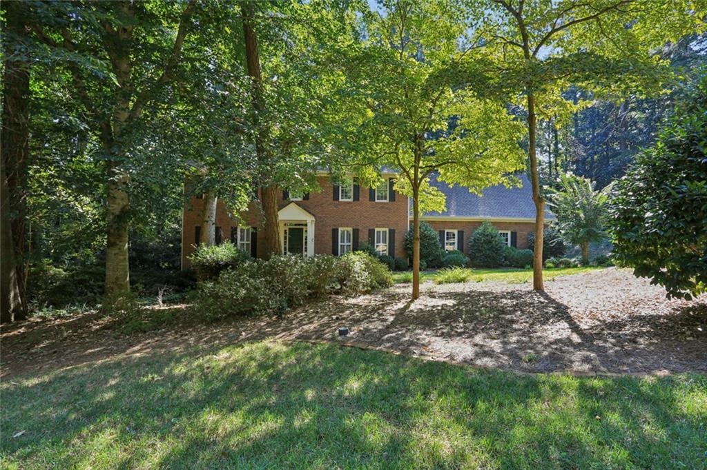 1090 Applecross Drive — photo