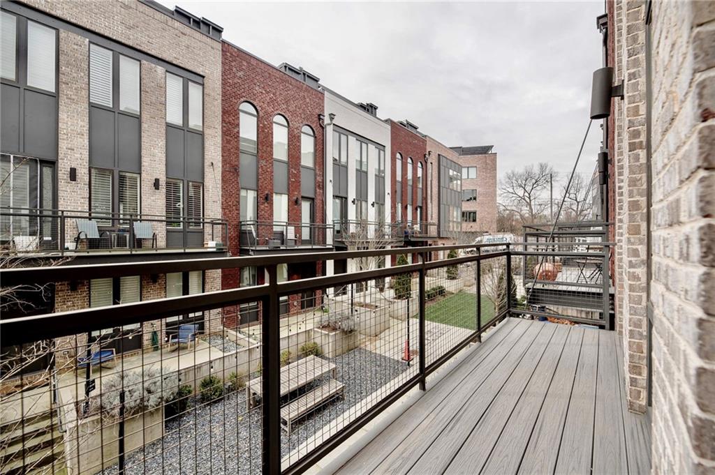 1224 Chelsea Circle NW — photo