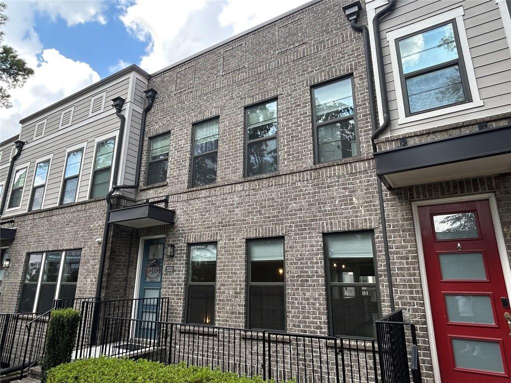 2035 Holtz Lane NW — photo