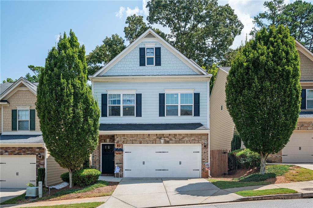 451 Village View — photo