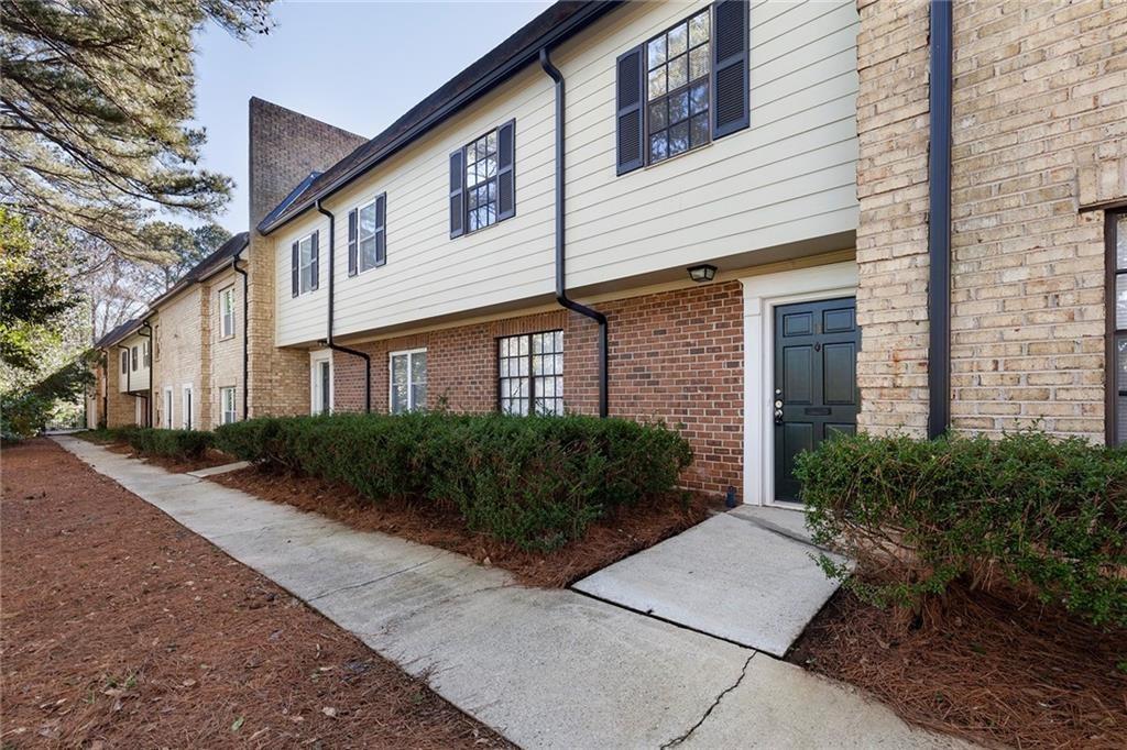 330 Winding River Drive Unit H — photo