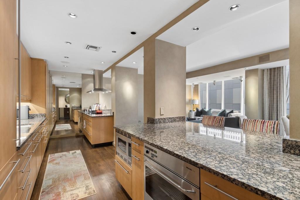 145 15th Street NE Unit 824 — photo
