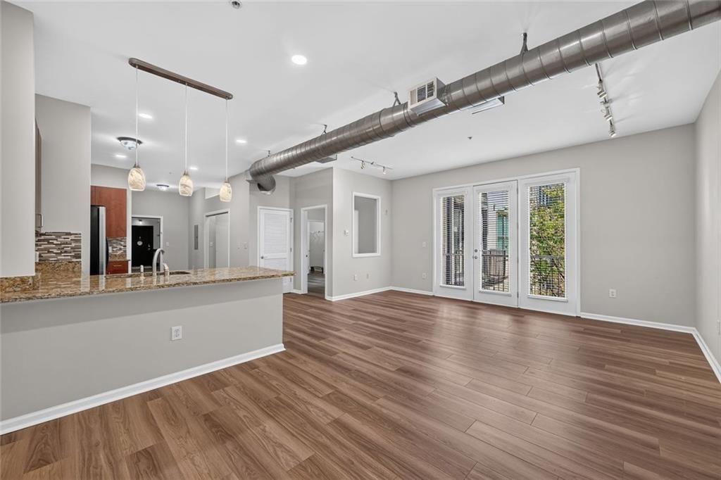 5300 Peachtree Road Unit 1111 — photo