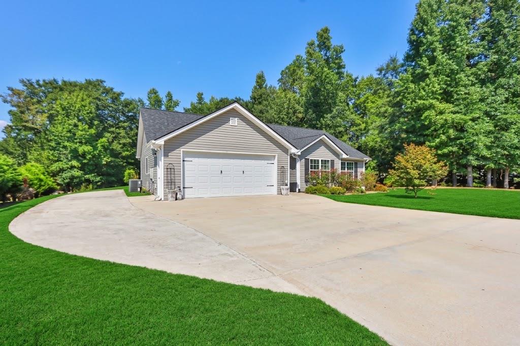3710 Silver Hill Circle — photo