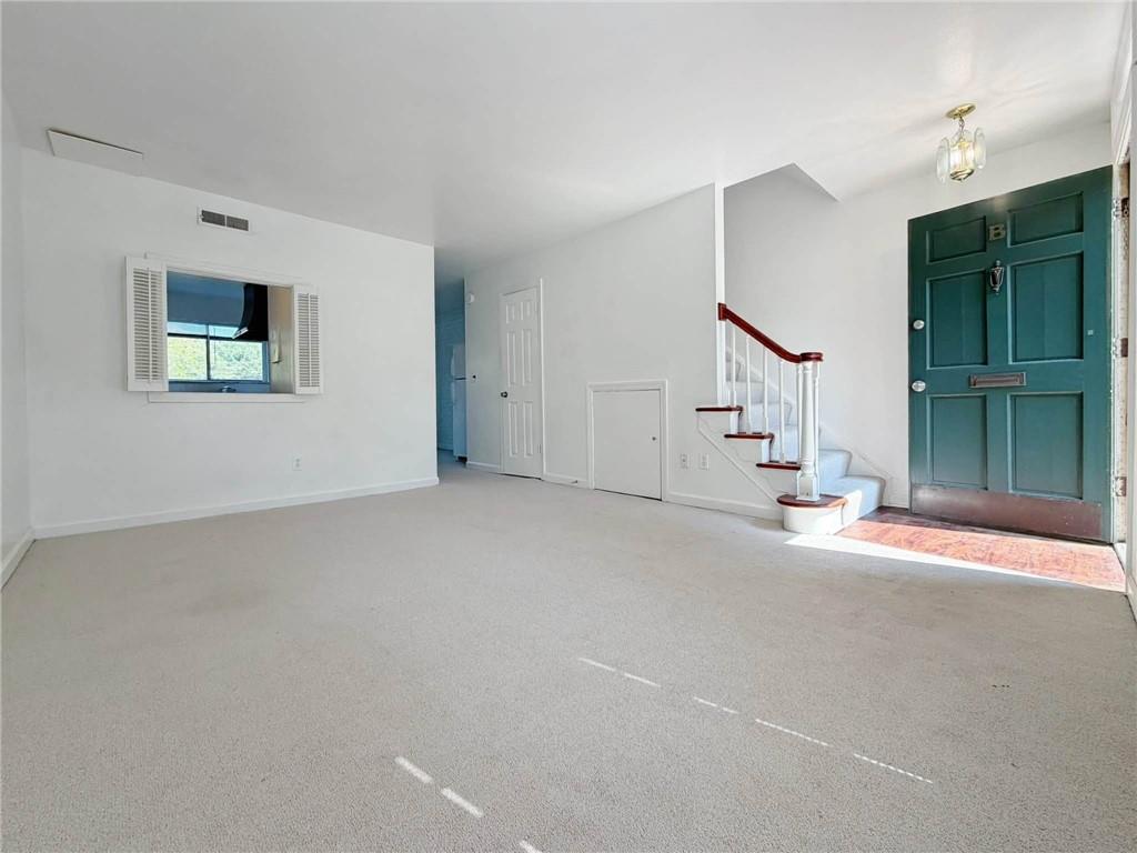 3079 Colonial Way Unit B — photo