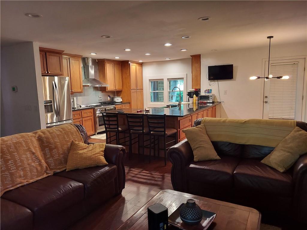 2401 Chauncey Lane SW — photo