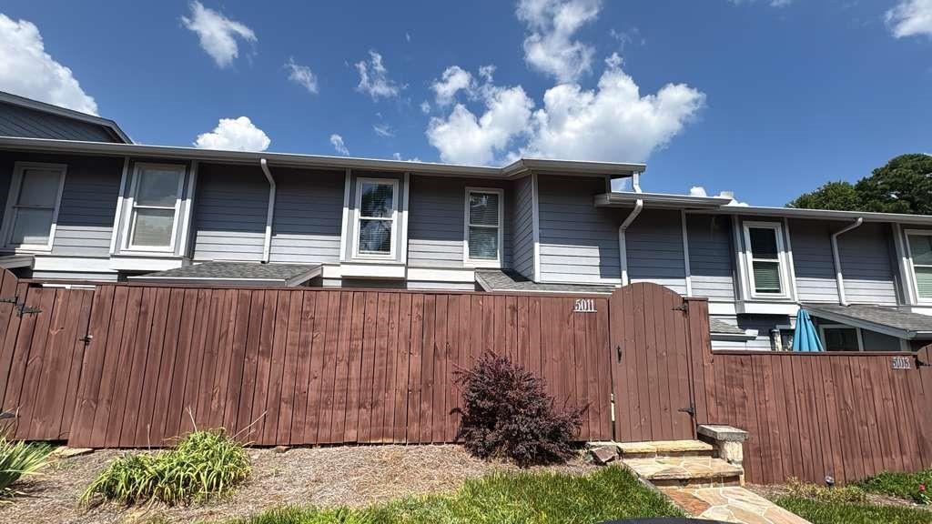5011 Meadow Lane — photo