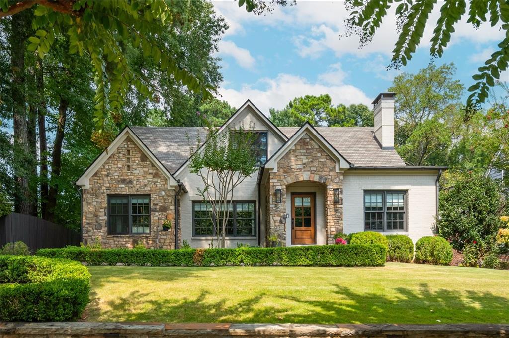 1156 E Rock Springs Road NE — photo