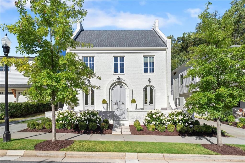 142 Weyhill Court — photo