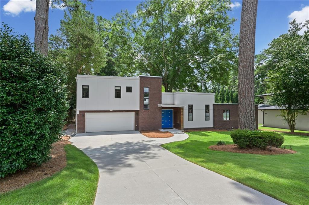 2223 Meadowvale Drive NE — photo