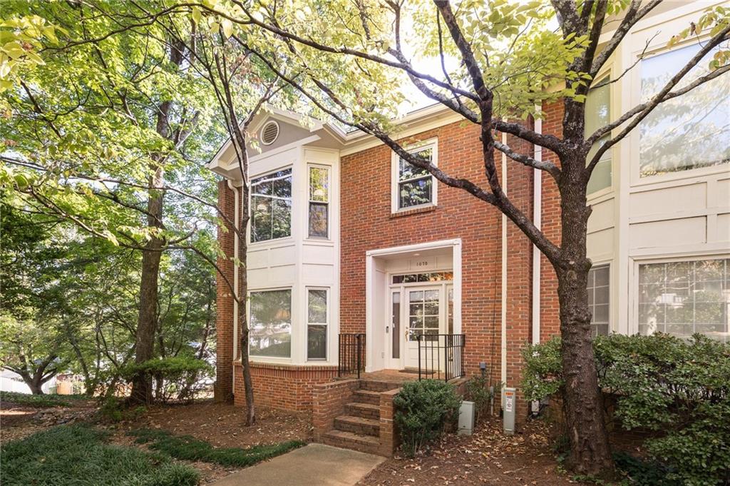 1075 High Point Drive NE — photo
