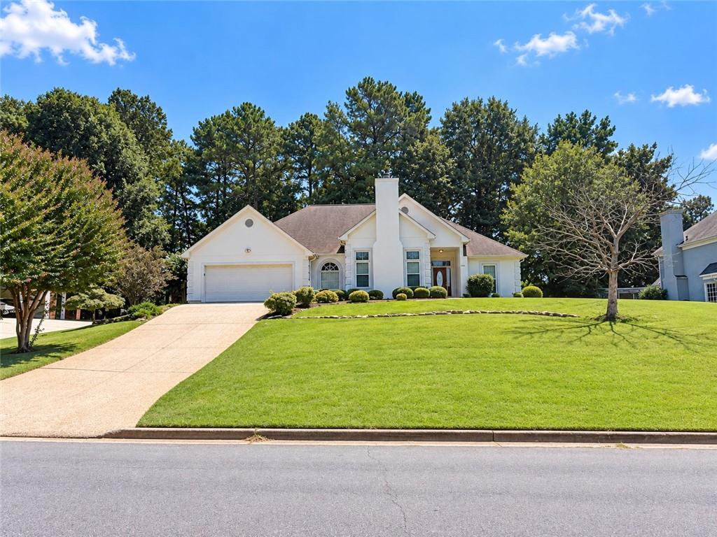 1090 Swan Mill Court — photo