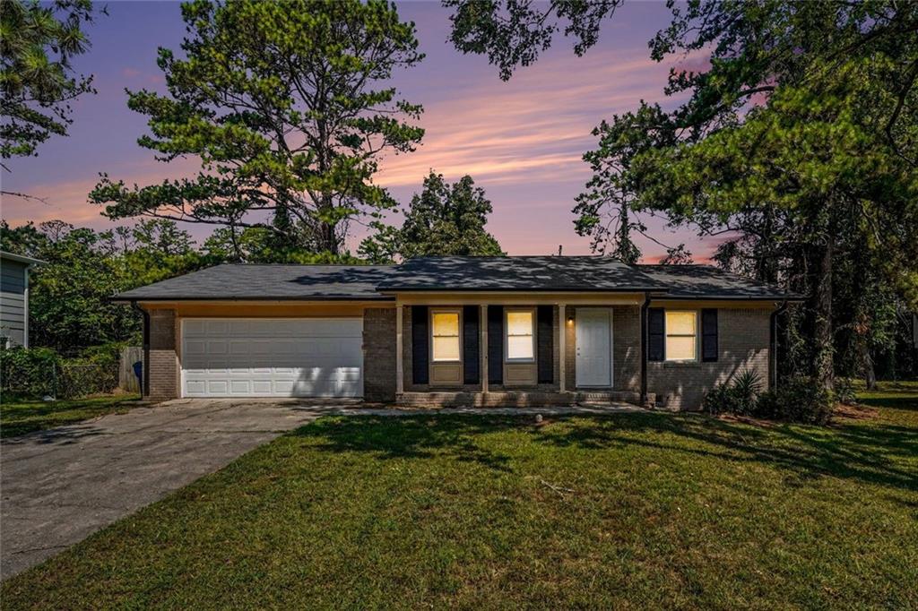 2195 Rochelle Way — photo