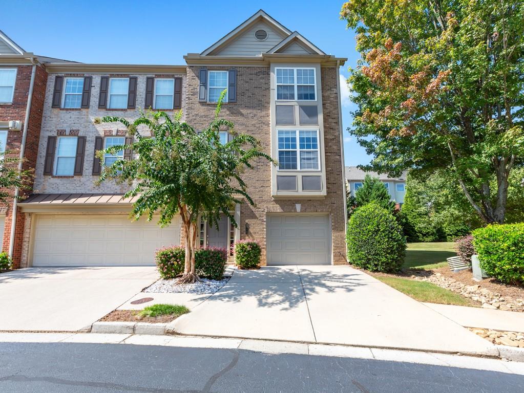 3214 Greenwood Oak Drive — photo