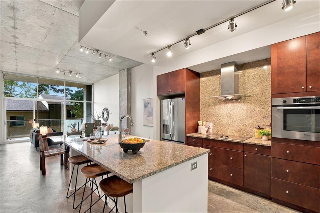 130 Arizona Avenue NE Unit 105 — photo