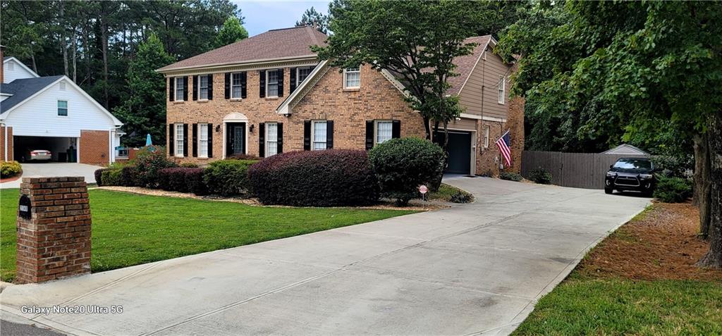 2140 Dunwoody Glen — photo
