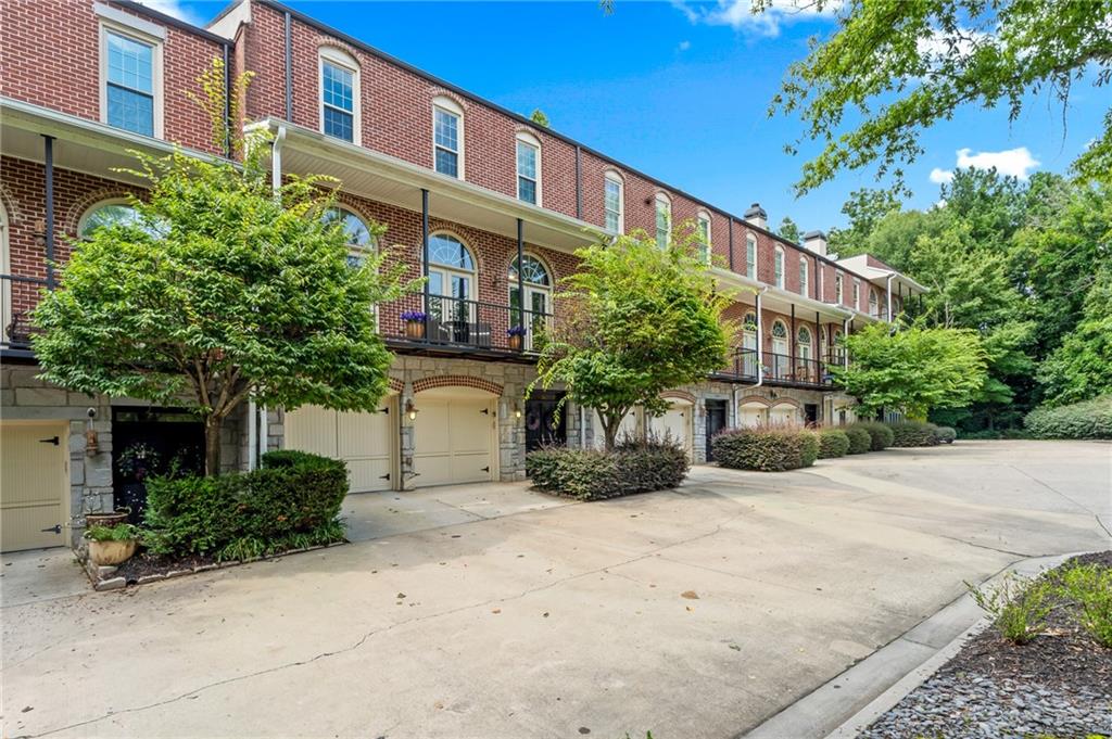 5512 Glenridge Drive Unit K — photo