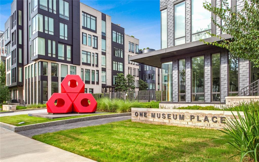 1301 Peachtree Street NE Unit 4L — photo