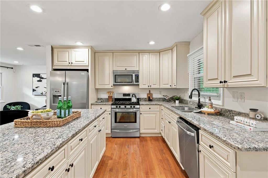 3095 Hollywood Drive, Decatur, GA 30033 — photo 3