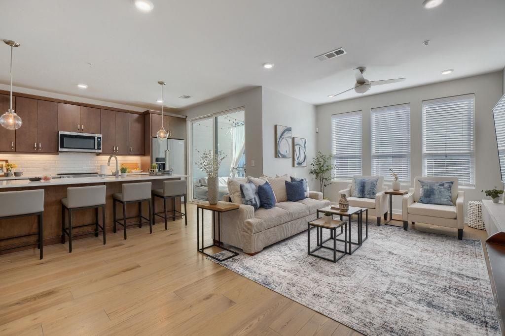 1050 Stacks Avenue SE Unit 1506 — photo