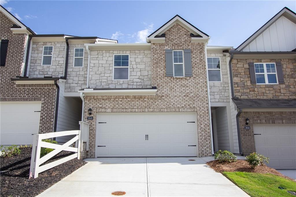 3588 Rowlett Street — photo