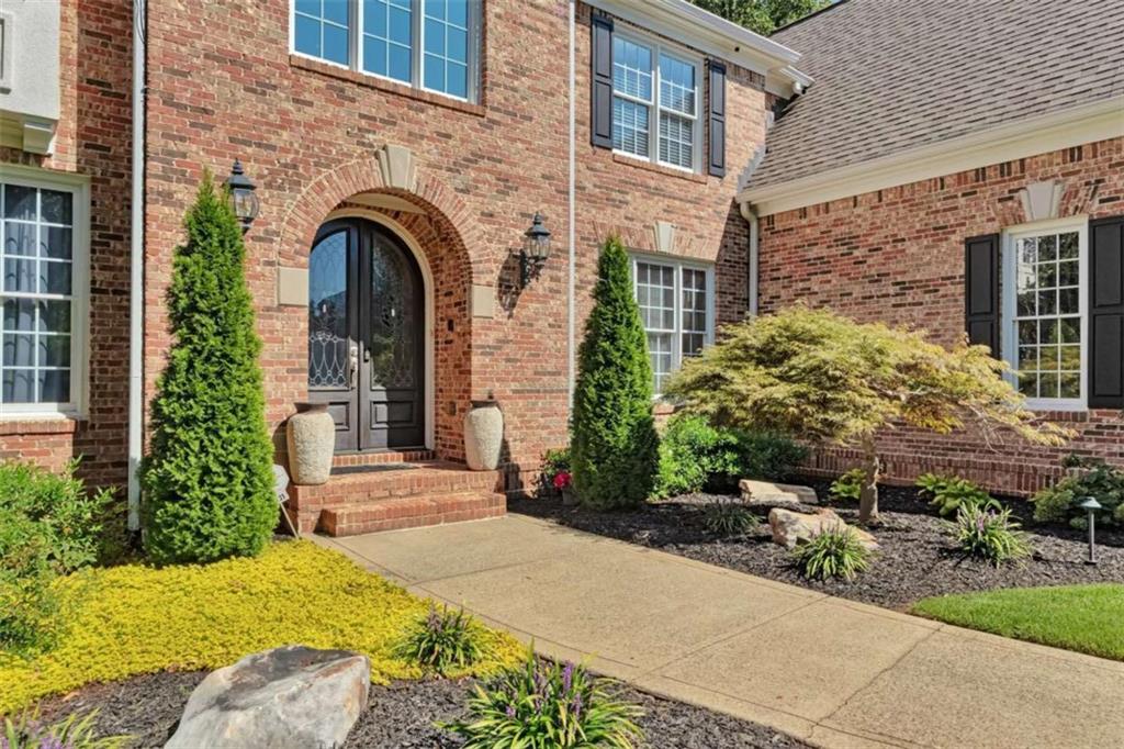 1421 Castlebrooke Way — photo