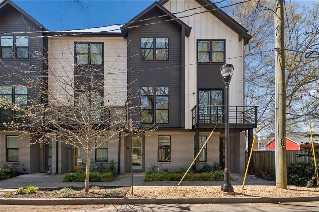 1350 May Avenue SE Unit 9 — photo