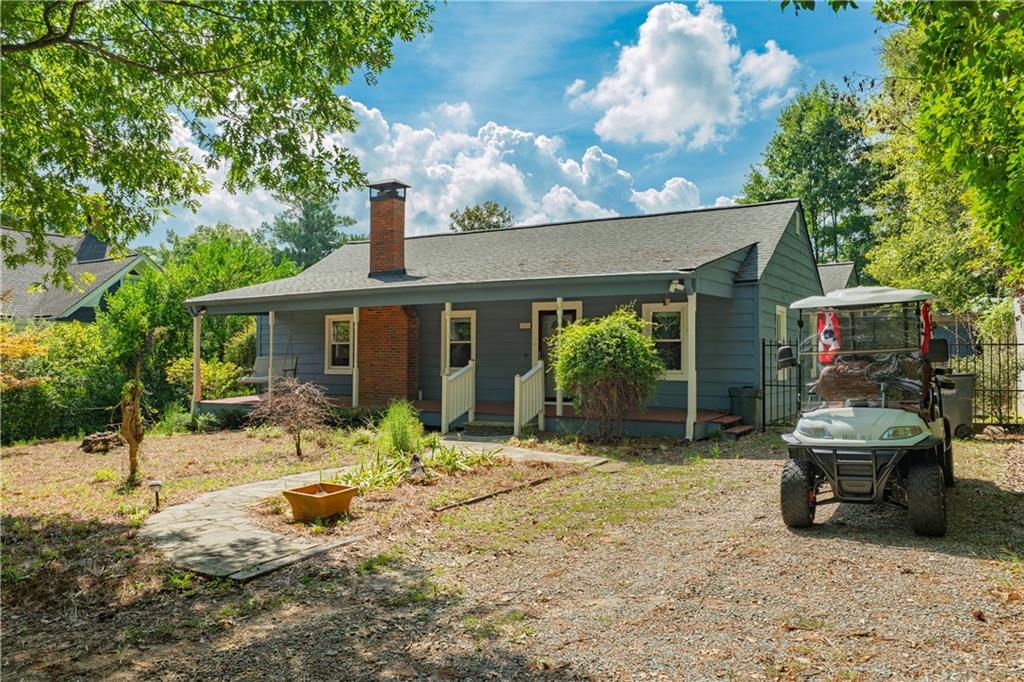 4490 Dallas Street — photo