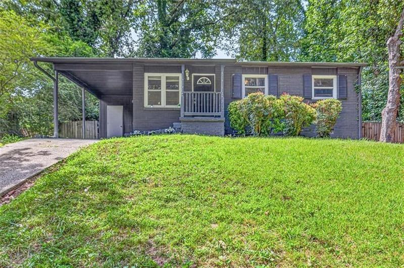 852 Alfred Road NW — photo