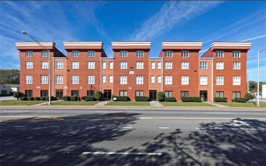 2465 Main Street Unit 302 — photo