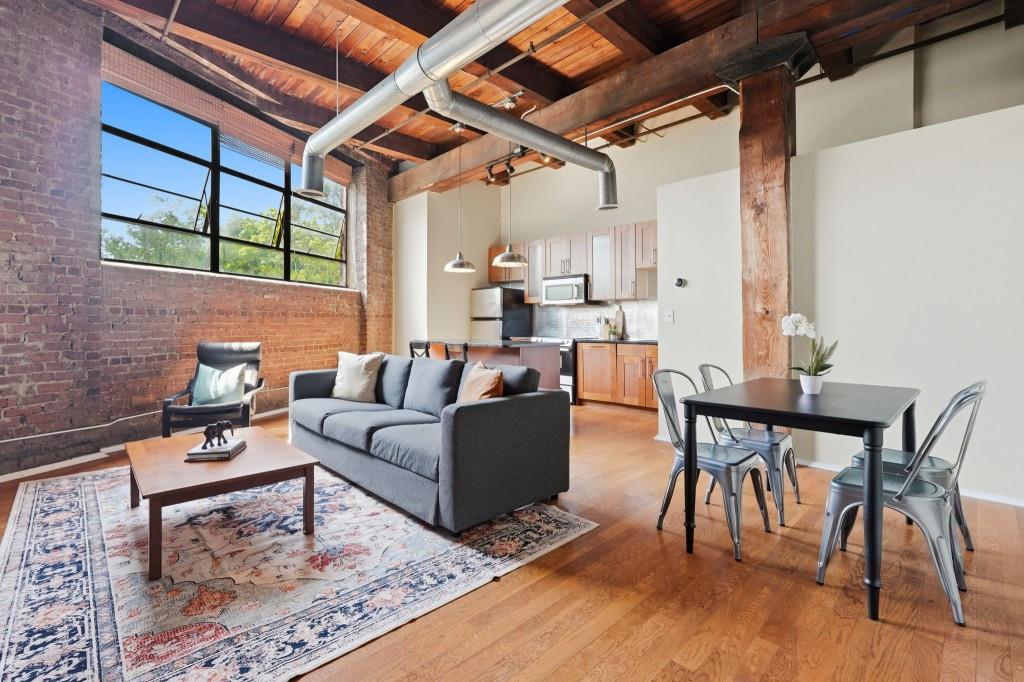 326 Nelson Street SW Unit 205 — photo