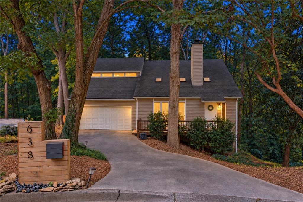 638 Green Valley Drive SE — photo
