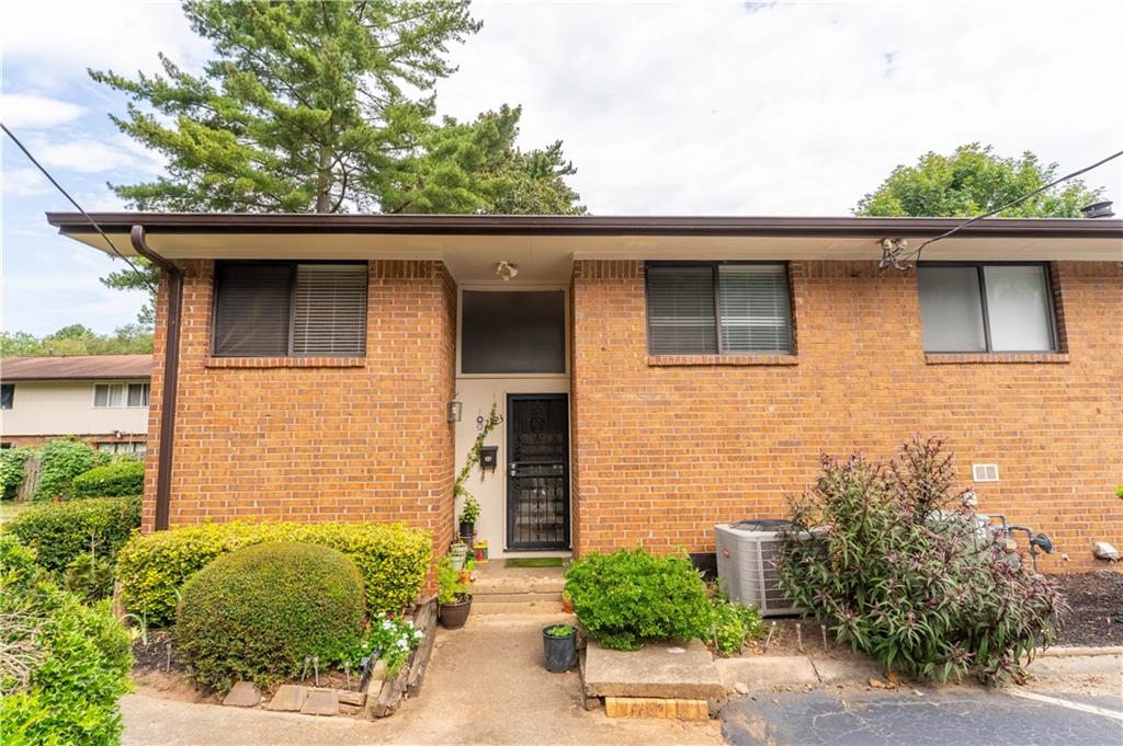 2523 Bradford Square NE — photo