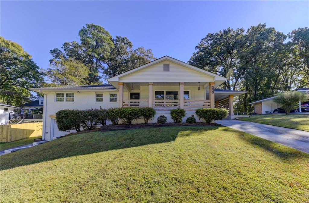 2325 Elmwood Circle SE — photo
