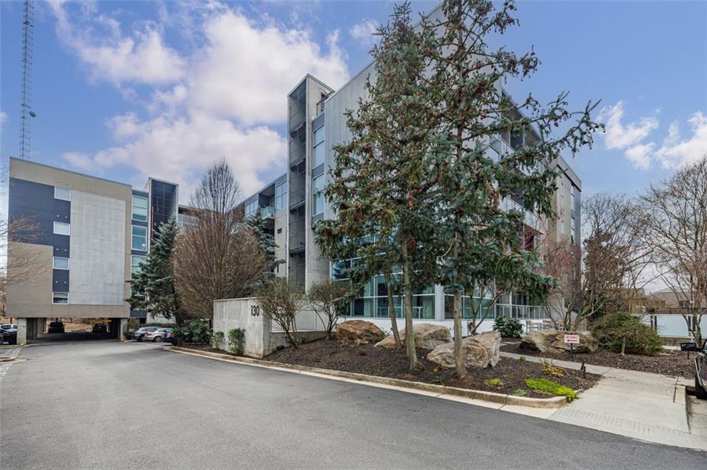 130 Arizona Avenue NE Unit 305 — photo