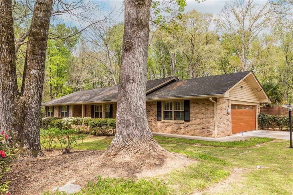 3360 Embry Hills Drive — photo