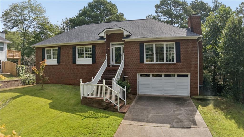 1802 Hunters Glen NE — photo