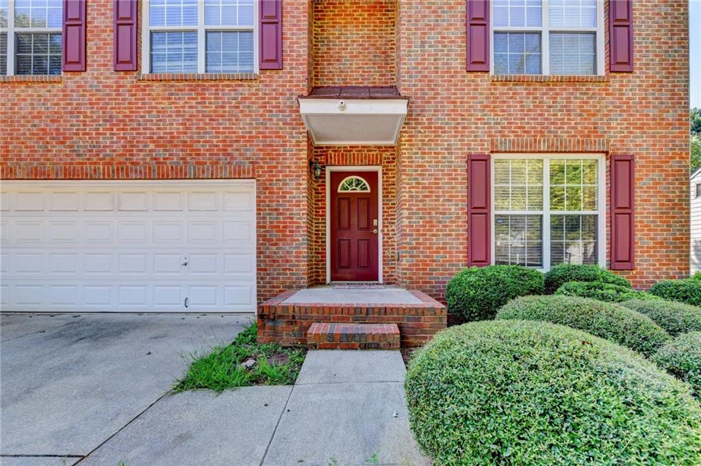 735 Castlebrooke Way — photo