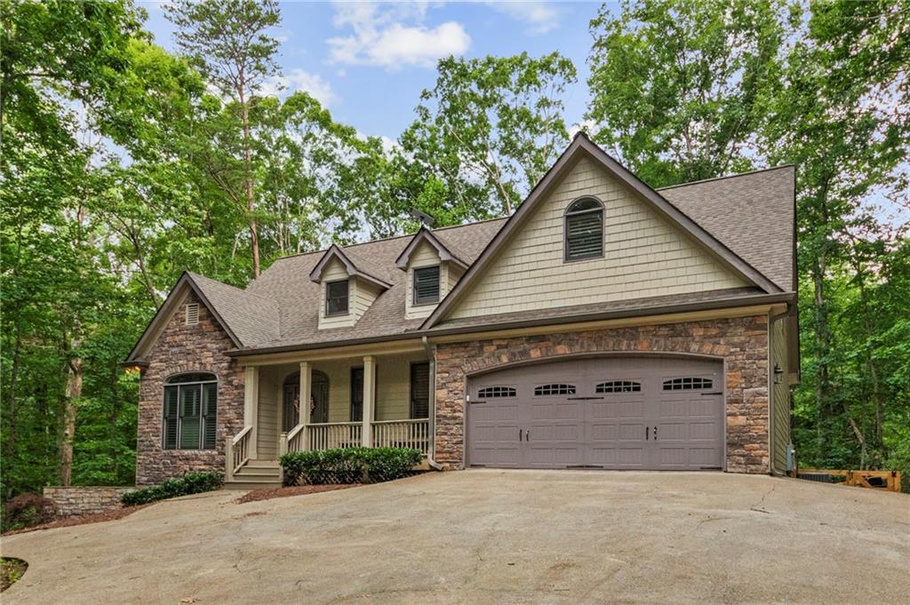 1556 Tamarack Drive — photo