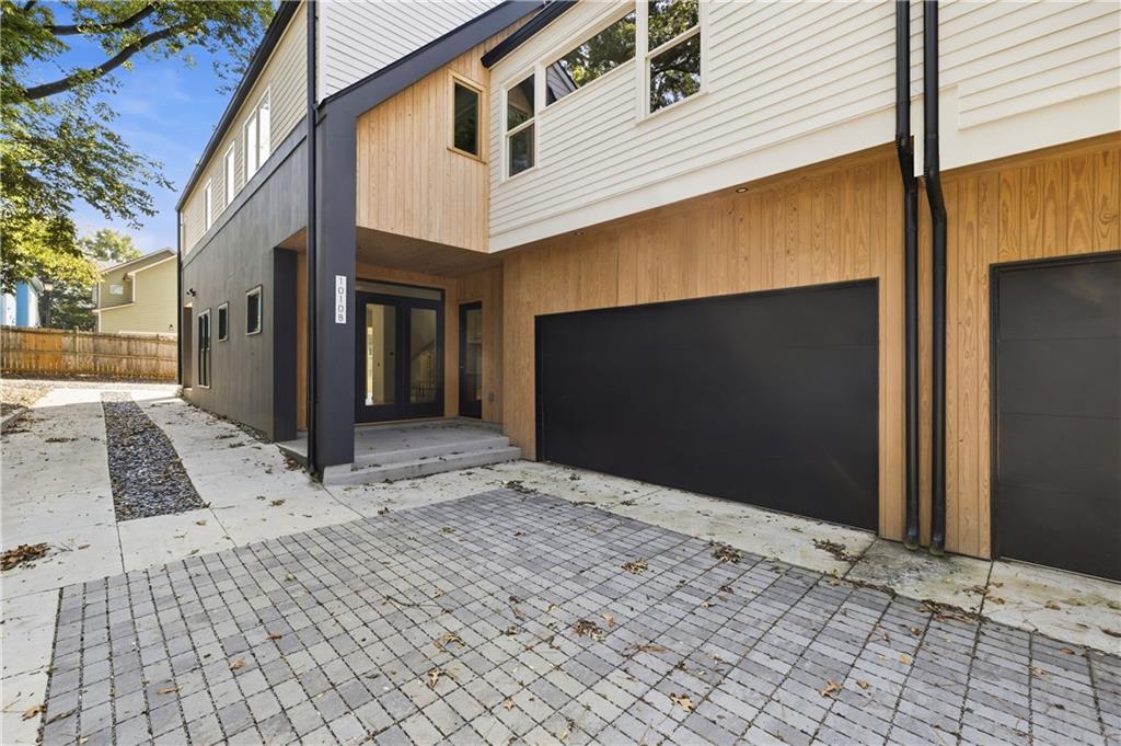 1010 Boulevard SE Unit B — photo