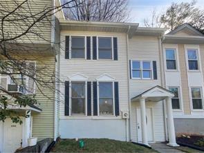 688 Stratford Green — photo