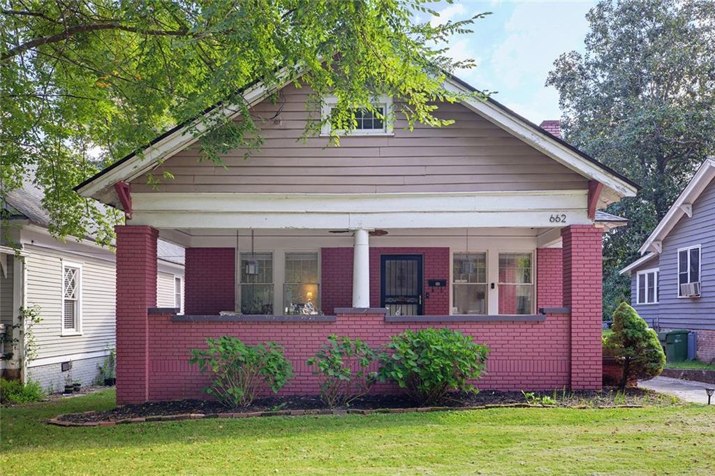 662 Pearce Street SW — photo