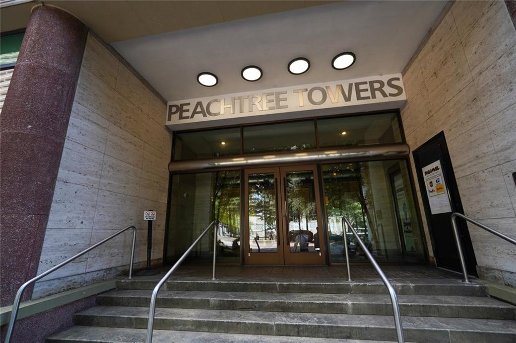 300 Peachtree Street NE Unit 9D — photo